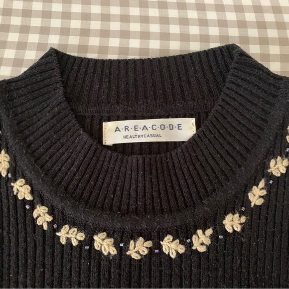 💕Clearance💕 Black Sweater Size M - Picture 3 of 6
